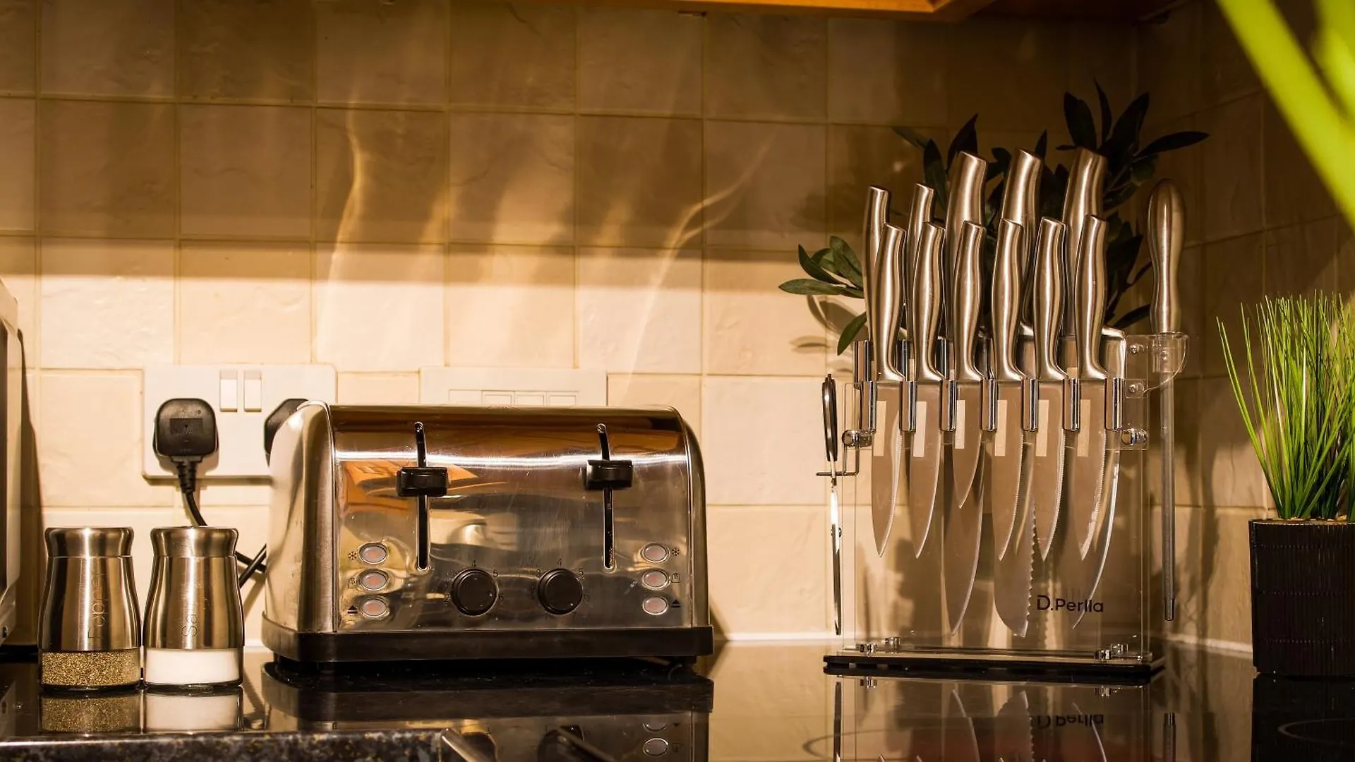 Southampton Central Apartments - Wise Stays