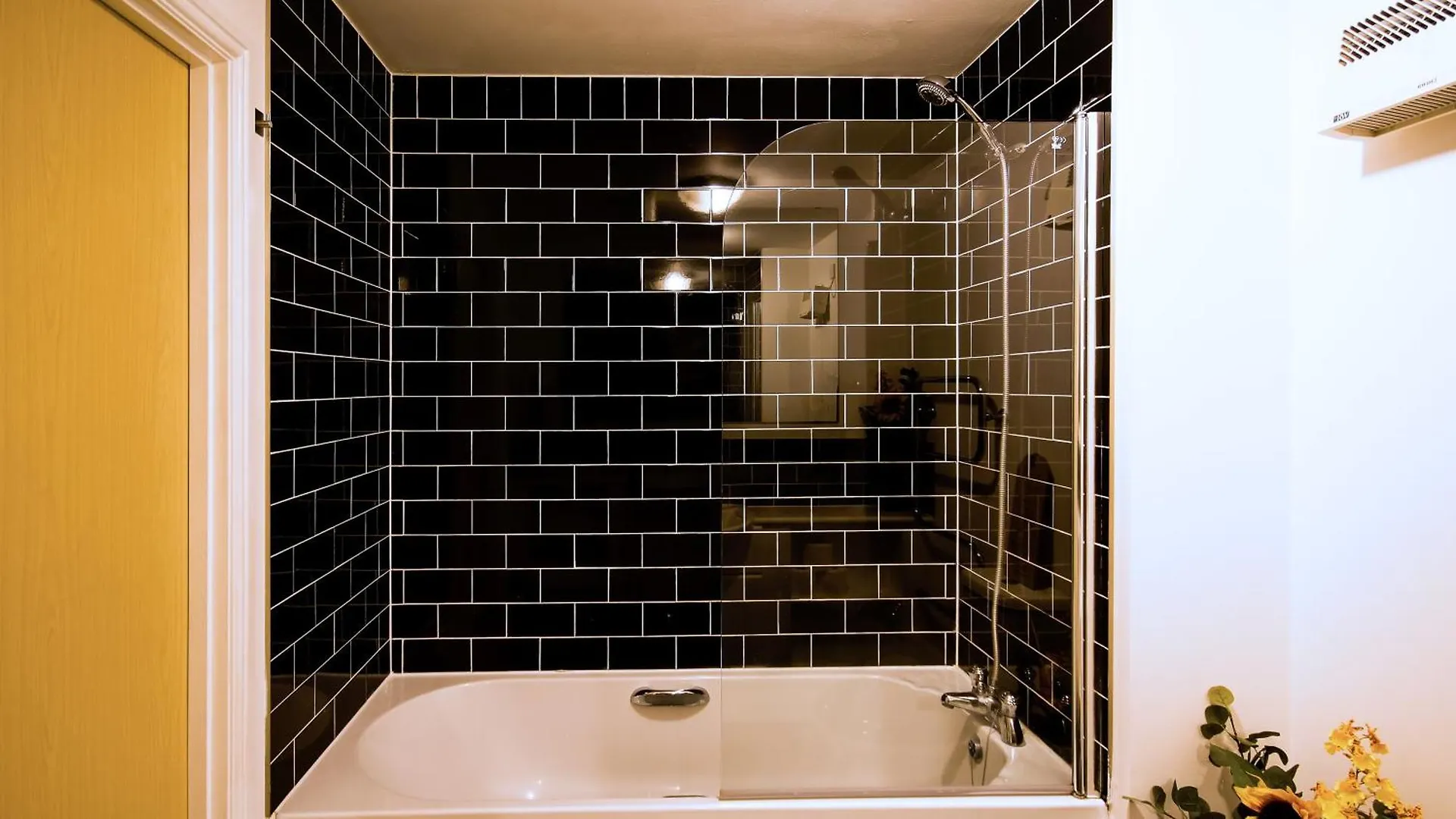 Southampton Central Apartments - Wise Stays