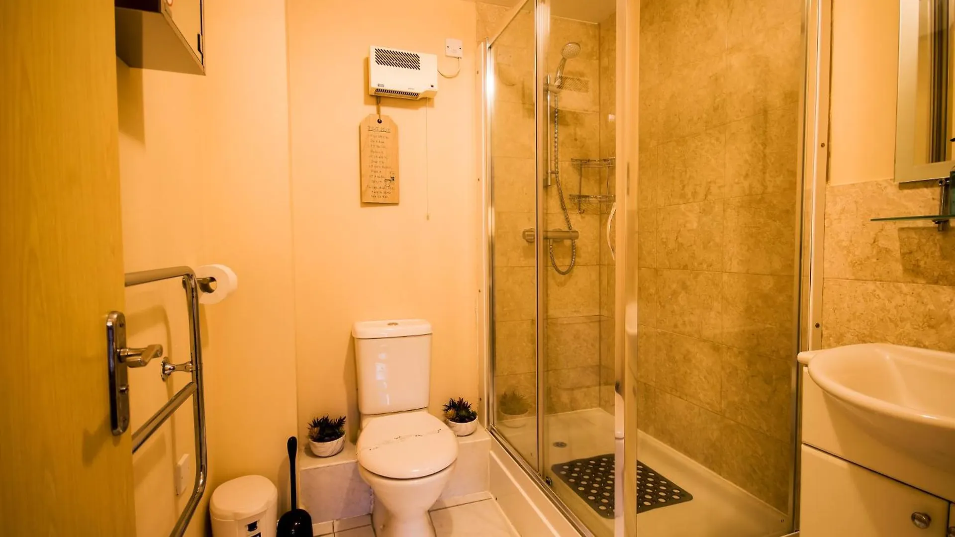 Southampton Central Apartments - Wise Stays