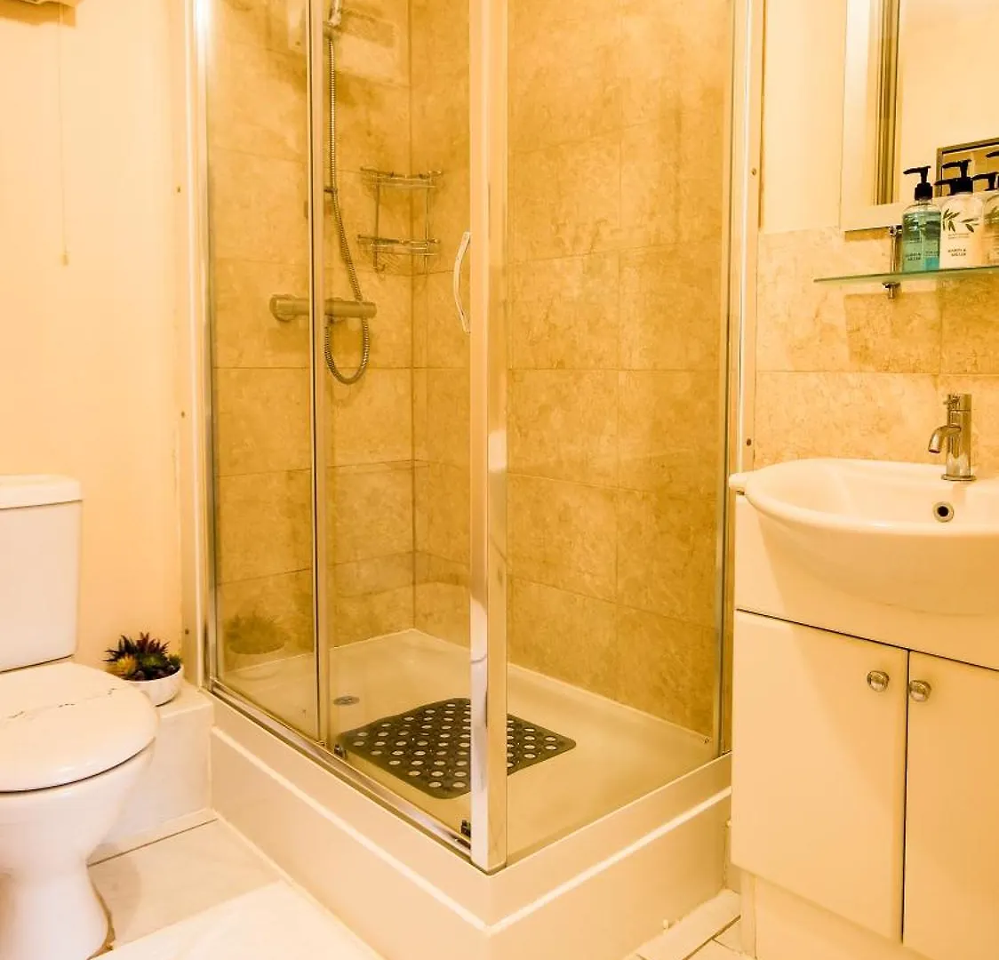 Southampton Central Apartments - Wise Stays